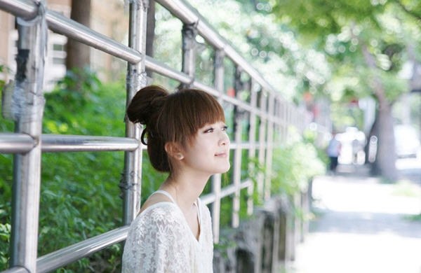 青春大方漂亮女生7