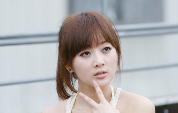 青春漂亮的女生图片2