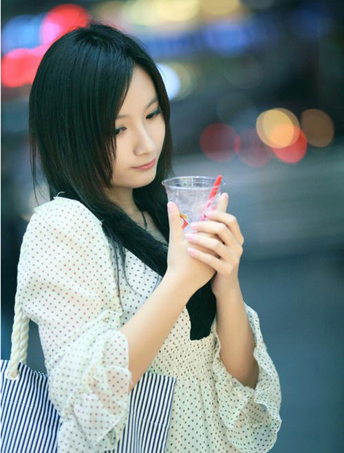 清新脱俗的美女图片6