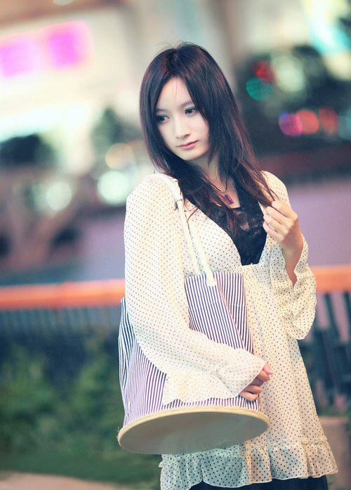 清新脱俗的美女图片7